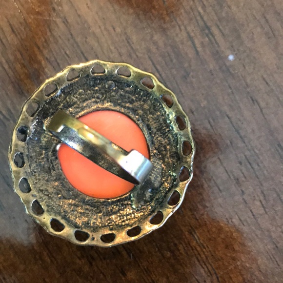 Large circular “stone and metal” ring - Picture 3 of 4